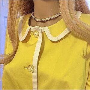 ESCADA 2 PIECE JACKET 43 AND PANTS 44 SET IN SUNFLOWER IN EXCELLENT CONDITION